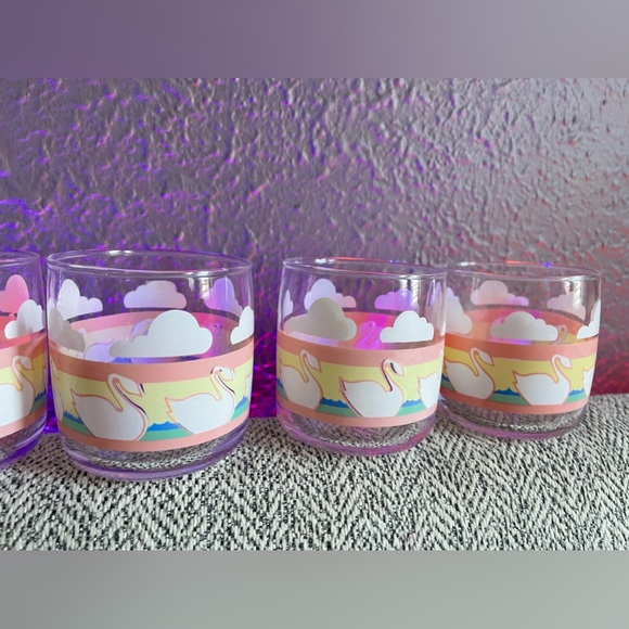 Vintage Anchor Hocking Pastel Swan Rainbow Glasses - Picture 3 of 5